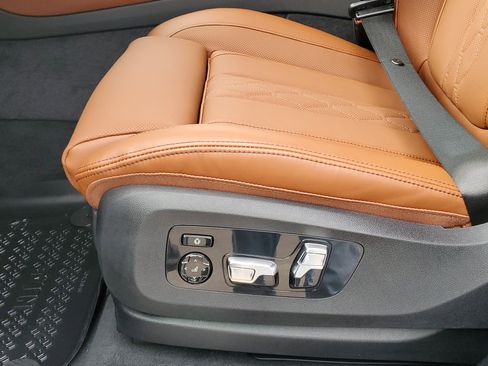 New 2026 BMW X5 M60i image 9