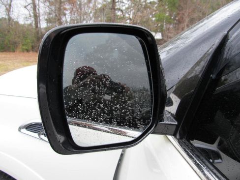 Used 2017 INFINITI QX80 2WD w/ Driver Assistance Package image 19