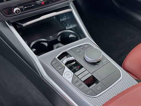 Used 2025 BMW 330i Sedan w/ Convenience Package image 17