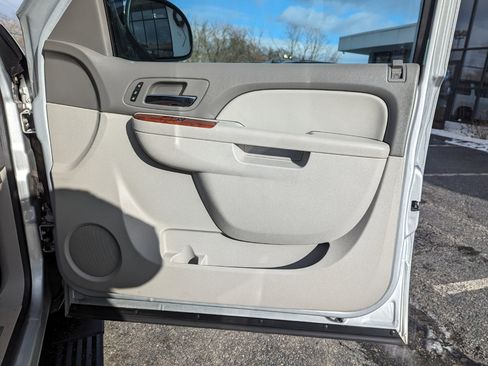 Used 2012 Chevrolet Tahoe LTZ image 35