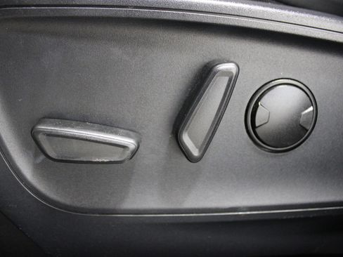 Used 2024 Ford Escape ST-Line w/ Tech Pack #1 FWD image 5