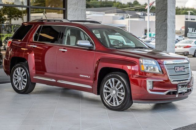 Used 2017 GMC Terrain Denali FWD image 4