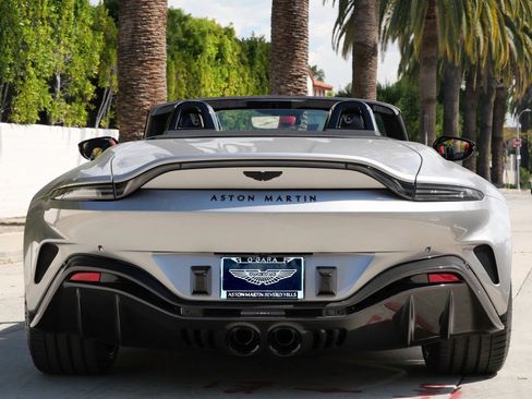 Used 2023 Aston Martin V12 Vantage Roadster image 17