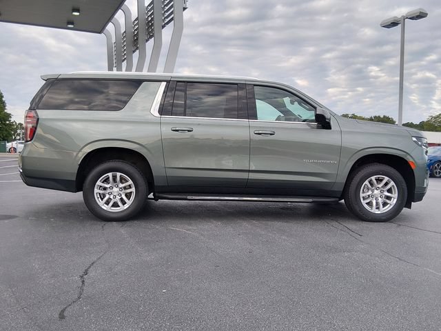 Used 2024 Chevrolet Suburban LT AWD/4WD image 2