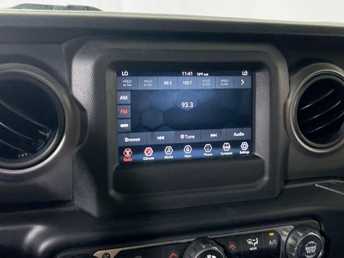 Used 2022 Jeep Wrangler Unlimited Sport image 13