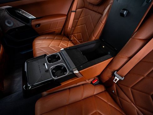 Used 2024 BMW i7 xDrive60 image 60