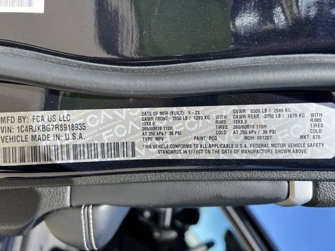 Used 2024 Jeep Grand Cherokee L Limited w/ Luxury Tech Group II image 34