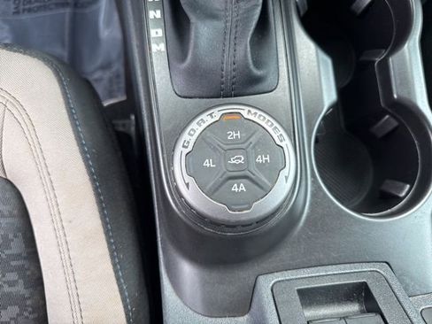 Used 2023 Ford Bronco Wildtrak image 34