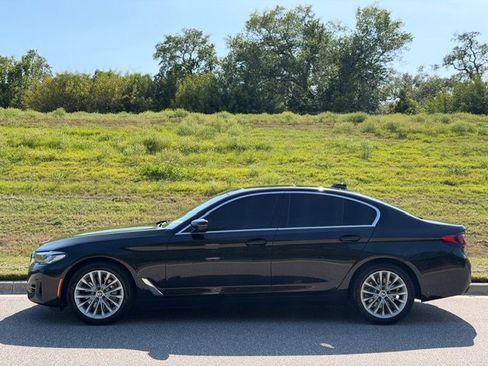 Used 2022 BMW 530i image 2