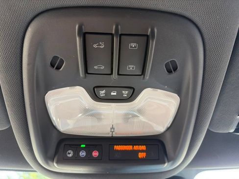 Used 2023 Chevrolet TrailBlazer RS w/ Sun and Liftgate Package AWD/4WD image 17