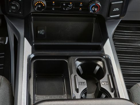 Used 2024 Ford F250 XLT w/ FX4 Off-Road Package AWD/4WD image 17