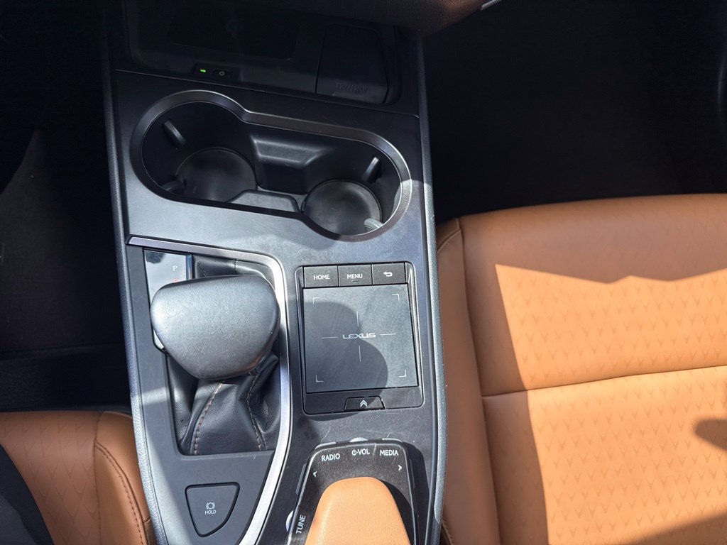 Used 2022 Lexus UX 200 w/ Accessory Package (Z1) FWD image 22