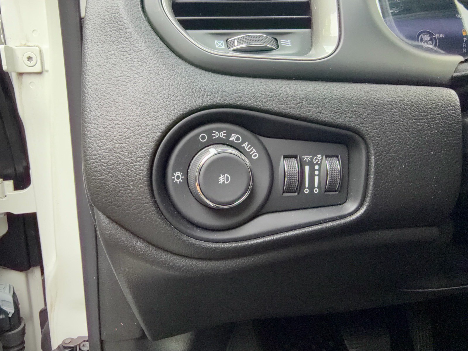 Used 2022 Jeep Renegade Limited w/ Sun, Sound & Wheels Group AWD/4WD image 26