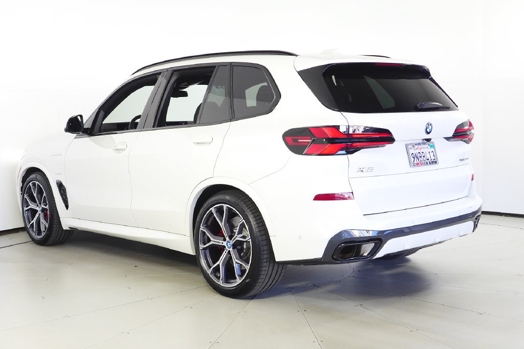 Certified 2025 BMW X5 xDrive50e w/ M Sport Package AWD/4WD image 9