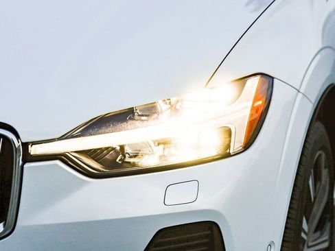 Used 2023 Volvo XC60 T8 Ultimate w/ Climate Package AWD/4WD image 4