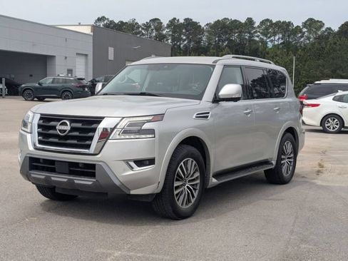 Used 2024 Nissan Armada SL w/ Captain's Chairs Package RWD image 7