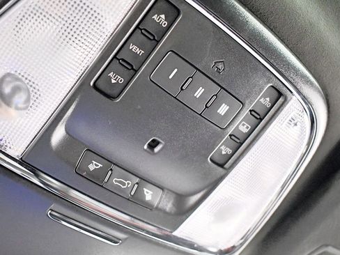 Used 2019 Jeep Grand Cherokee SRT image 72