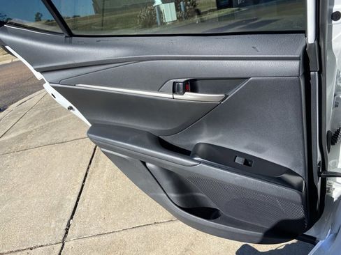 Used 2025 Toyota Camry SE image 50