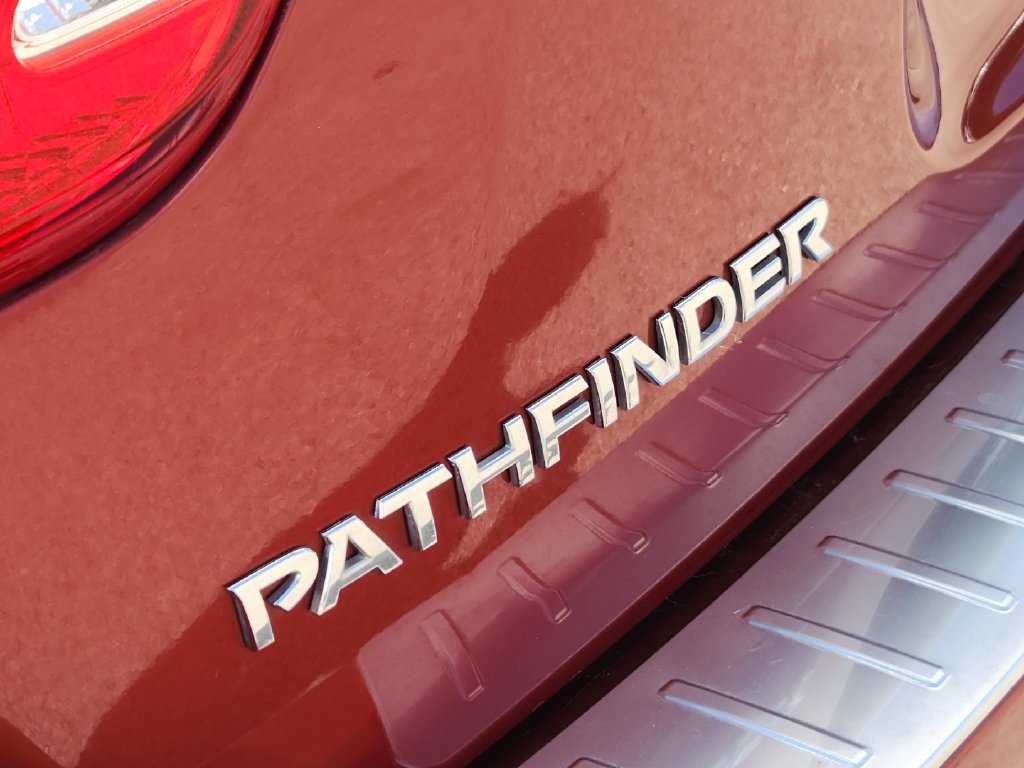 Used 2017 Nissan Pathfinder SL w/ SL Premium Package FWD image 8