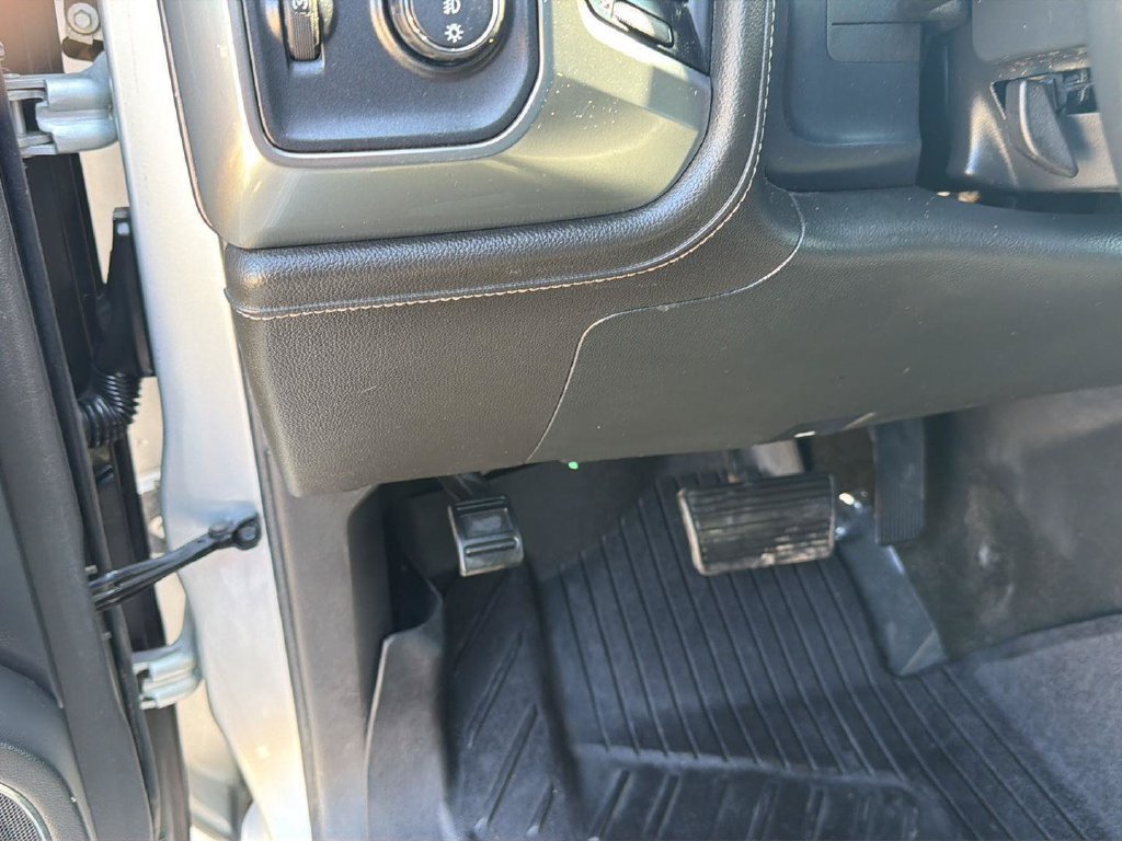 Used 2018 Chevrolet Silverado 1500 LTZ w/ LTZ Plus Package AWD/4WD image 11