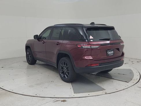 New 2025 Jeep Grand Cherokee Limited image 11