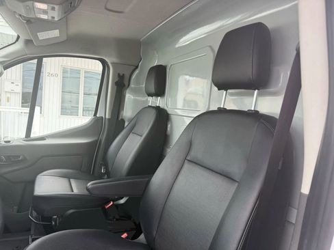 Used 2022 Ford Transit 250 Low Roof AWD image 15