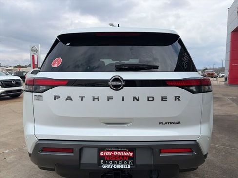 New 2026 Nissan Pathfinder Platinum image 3