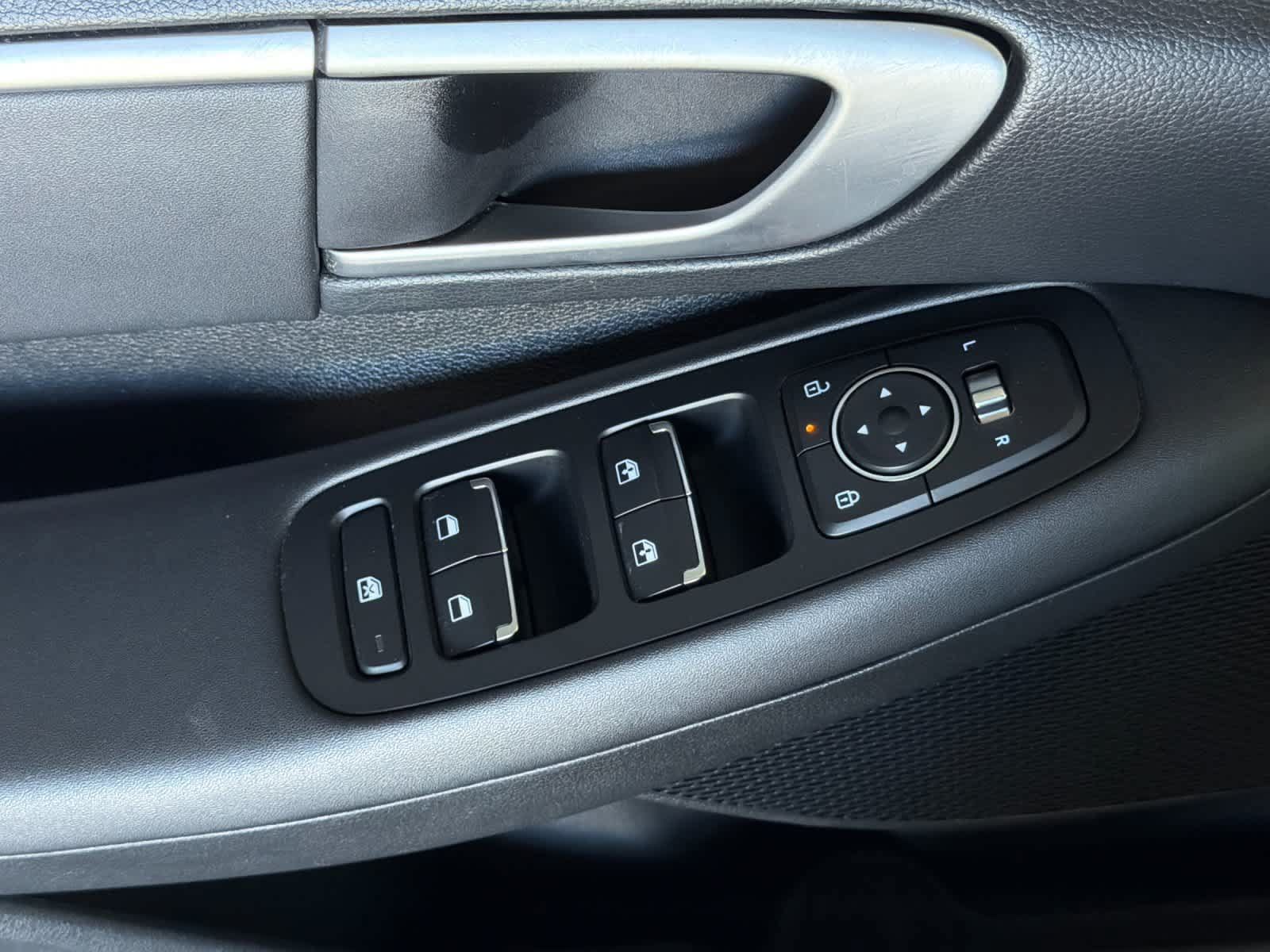 Used 2025 Hyundai Sonata SEL FWD image 13