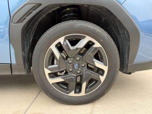 Used 2025 Subaru Forester Limited AWD/4WD image 9