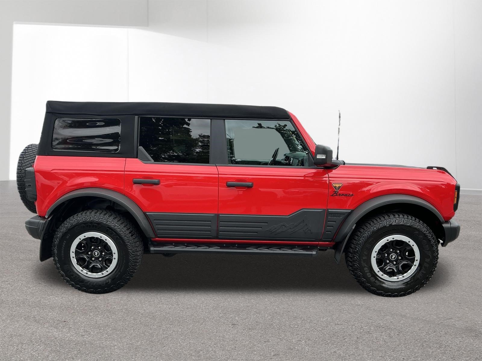 Used 2023 Ford Bronco Badlands w/ Sasquatch Package AWD/4WD image 2