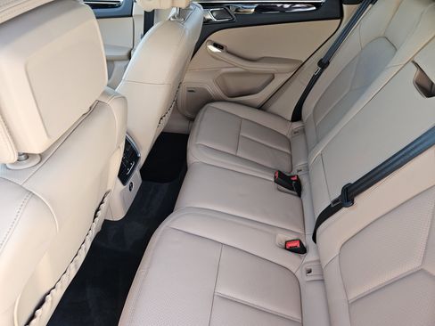 Certified 2026 Porsche Macan image 28