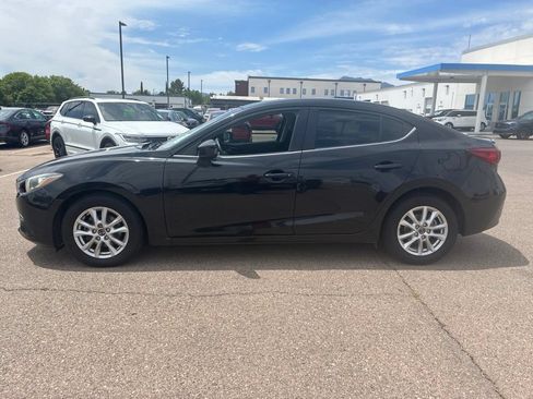 Used 2016 MAZDA MAZDA3 i Grand Touring FWD image 2