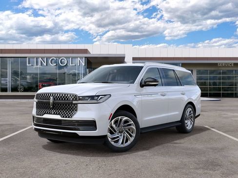 New 2027 Lincoln Navigator Premiere AWD/4WD image 2