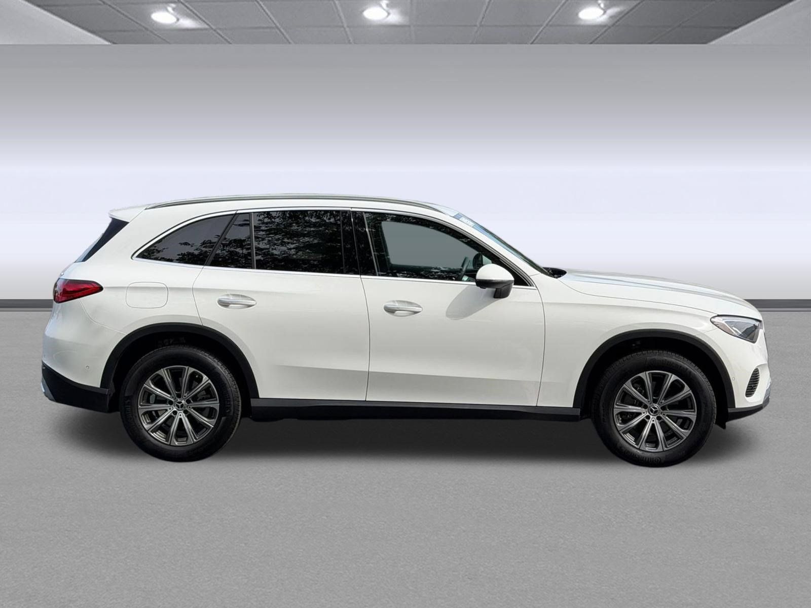 Used 2024 Mercedes-Benz GLC 300 4MATIC image 8