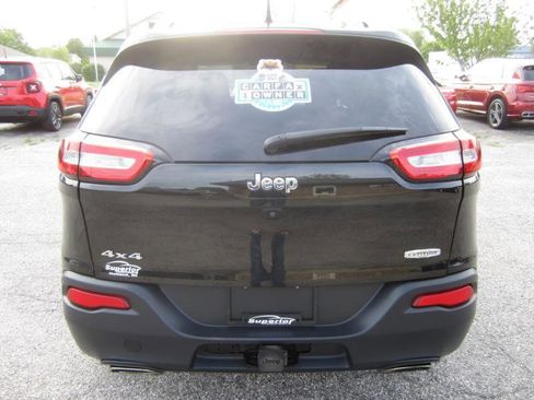 Used 2016 Jeep Cherokee Latitude w/ Trailer Tow Group AWD/4WD image 7