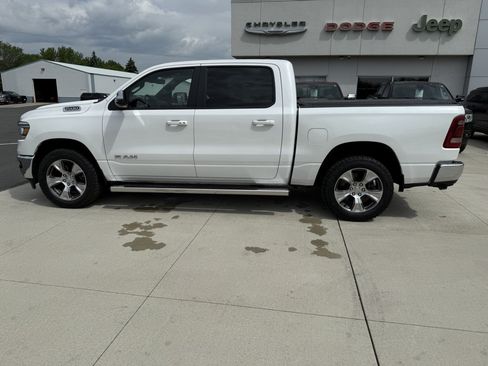 Used 2023 RAM 1500 Laramie AWD/4WD image 5