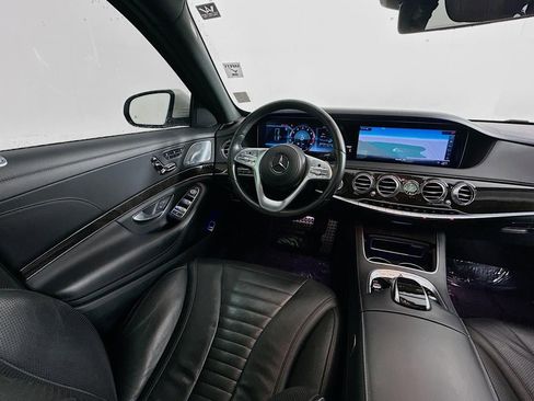 Used 2018 Mercedes-Benz S 560 Sedan image 11