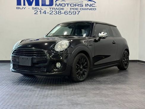 Used 2018 MINI Cooper 2-Door Hardtop FWD image 2