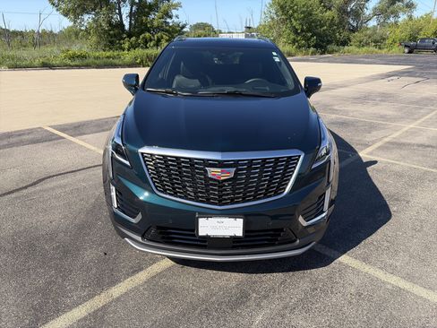 Used 2025 Cadillac XT5 Premium Luxury w/ Technology Package AWD/4WD image 2