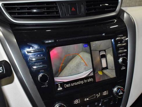 Used 2024 Nissan Murano SL image 16