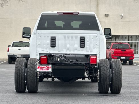 New 2026 GMC Sierra 3500 Pro w/ Convenience Package RWD image 5