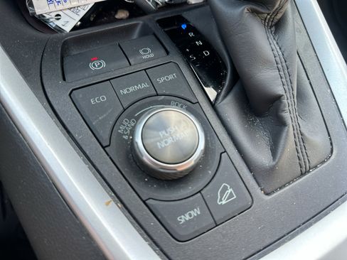 Used 2024 Toyota RAV4 Limited AWD/4WD image 28