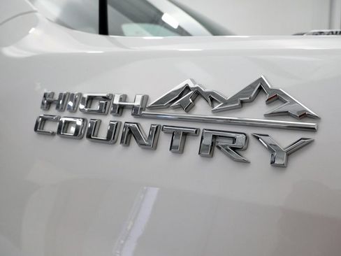 Used 2023 Chevrolet Silverado 3500 High Country w/ Z71 Off-Road Package AWD/4WD image 10
