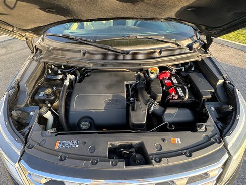 Used 2016 Ford Explorer XLT w/ Equipment Group 202A image 26