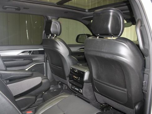 Used 2023 Jeep Wagoneer Series II image 27