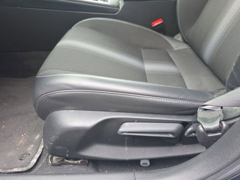 Used 2023 Honda Civic Sport image 15