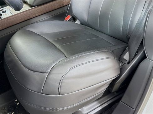 Certified 2023 Land Rover Range Rover SE image 22