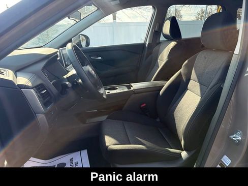 Certified 2025 Nissan Rogue SV FWD image 11
