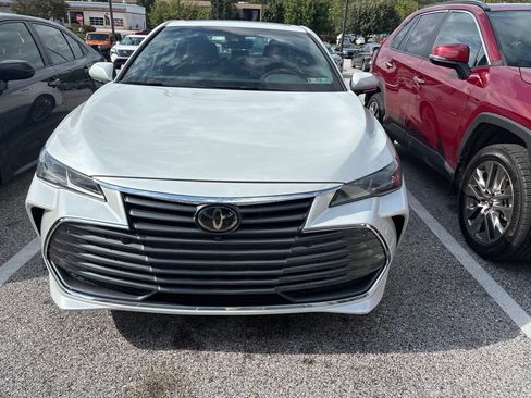 Used 2020 Toyota Avalon Limited w/ Advanced Safety Package FWD image 2