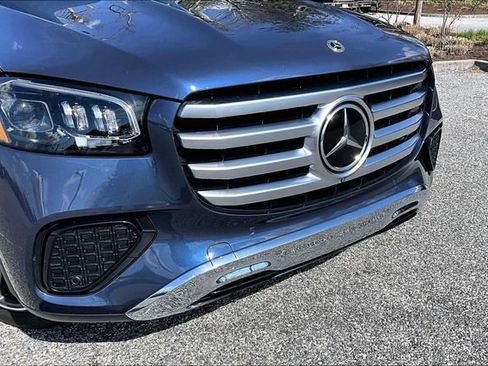 Used 2024 Mercedes-Benz GLS 450 4MATIC image 5